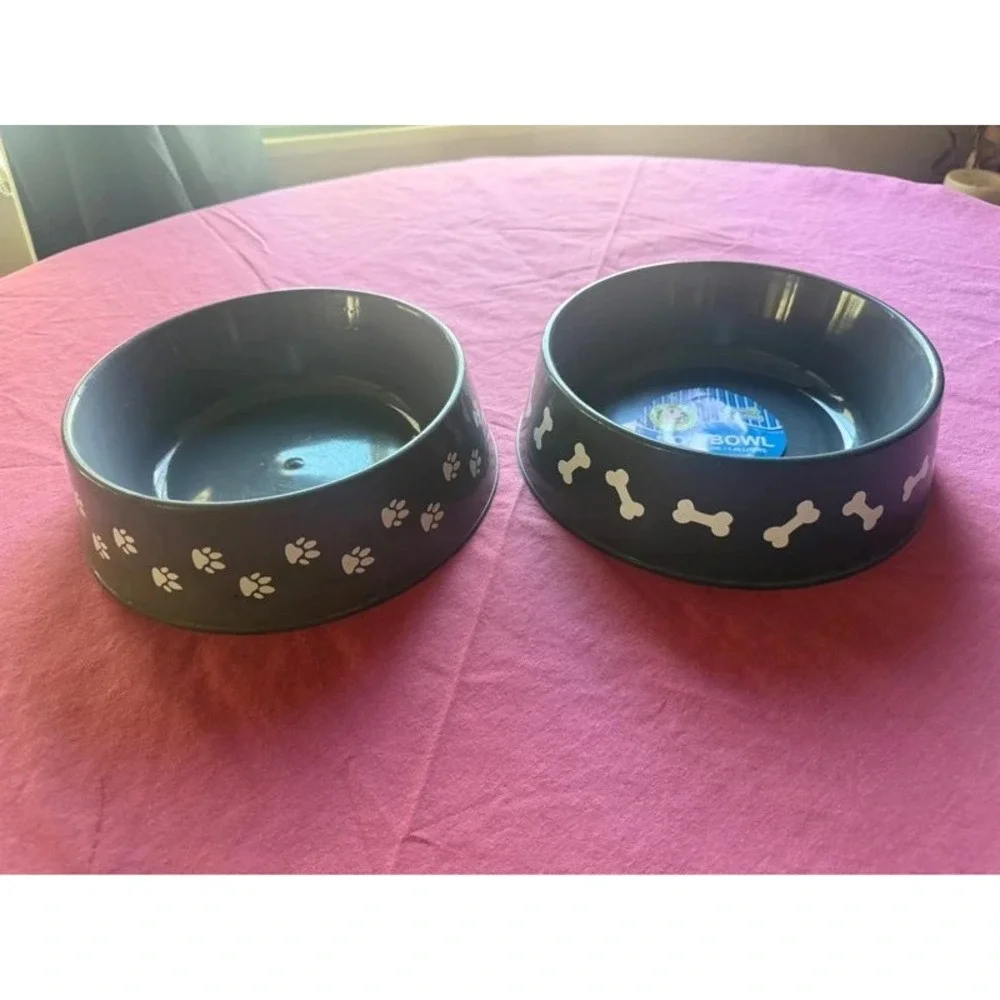Paws N Claws Plastic Dog Bowls Set of 2 Paw Print Bone Grey 49 oz